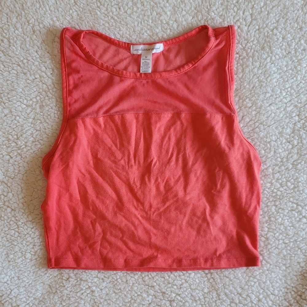 Crop top